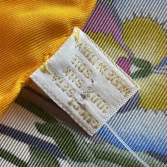 New in box vintage multicolored Gucci silk scarf - Picture 15 of 16